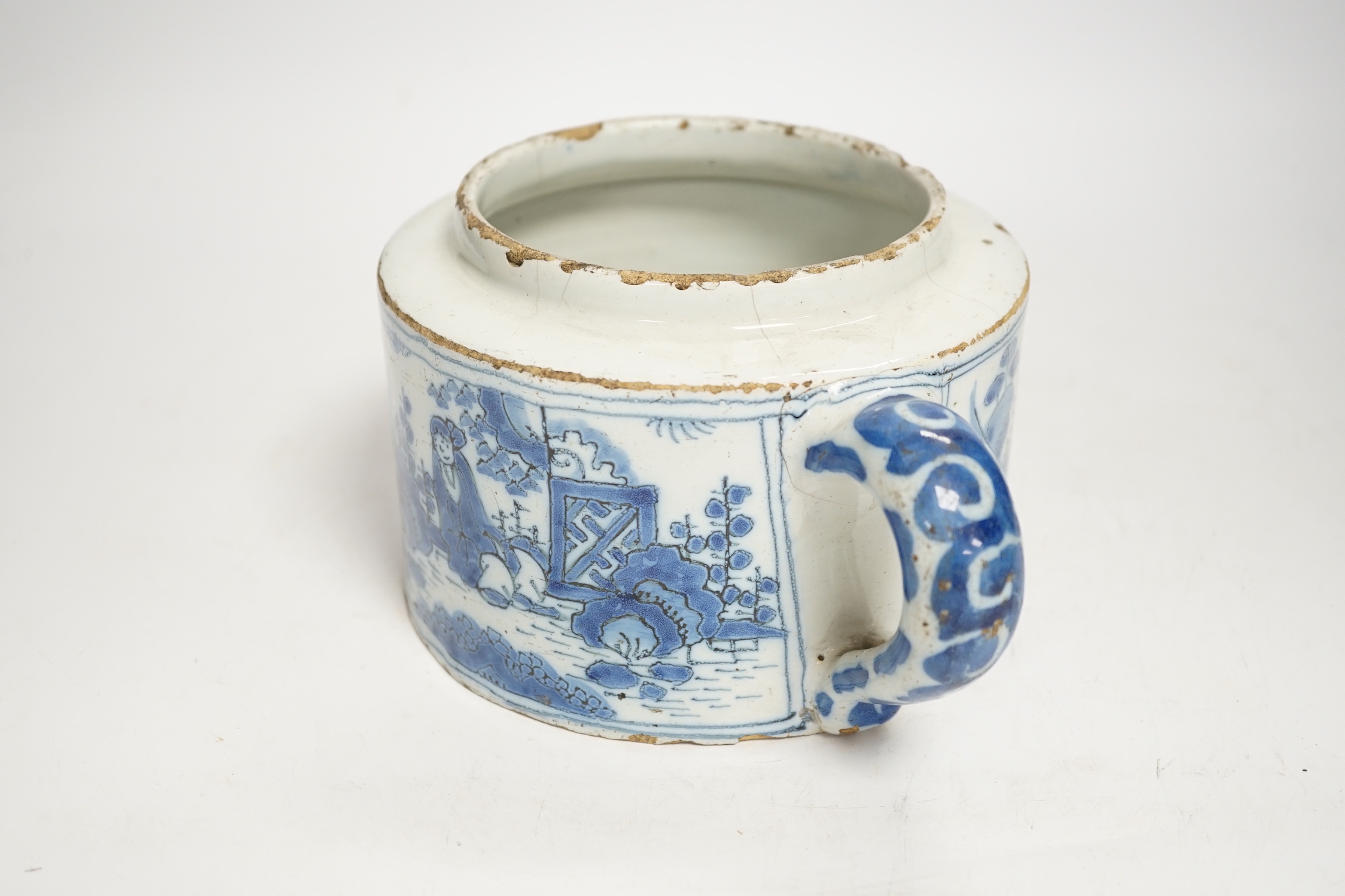 A late 17th century Delft butter or posset pot, a.f, 10cm tall